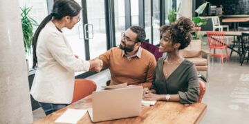 Building Trust in the Digital Age: Why Transparency Matters for CEOs