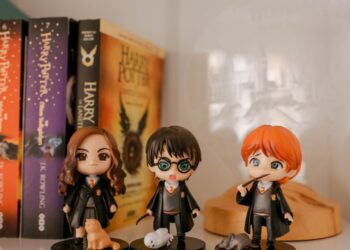 Myths About Graphic Novels and Comic Books: What People Get Wrong | The Business Vision Magazine