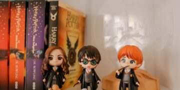 Myths About Graphic Novels and Comic Books: What People Get Wrong | The Business Vision Magazine